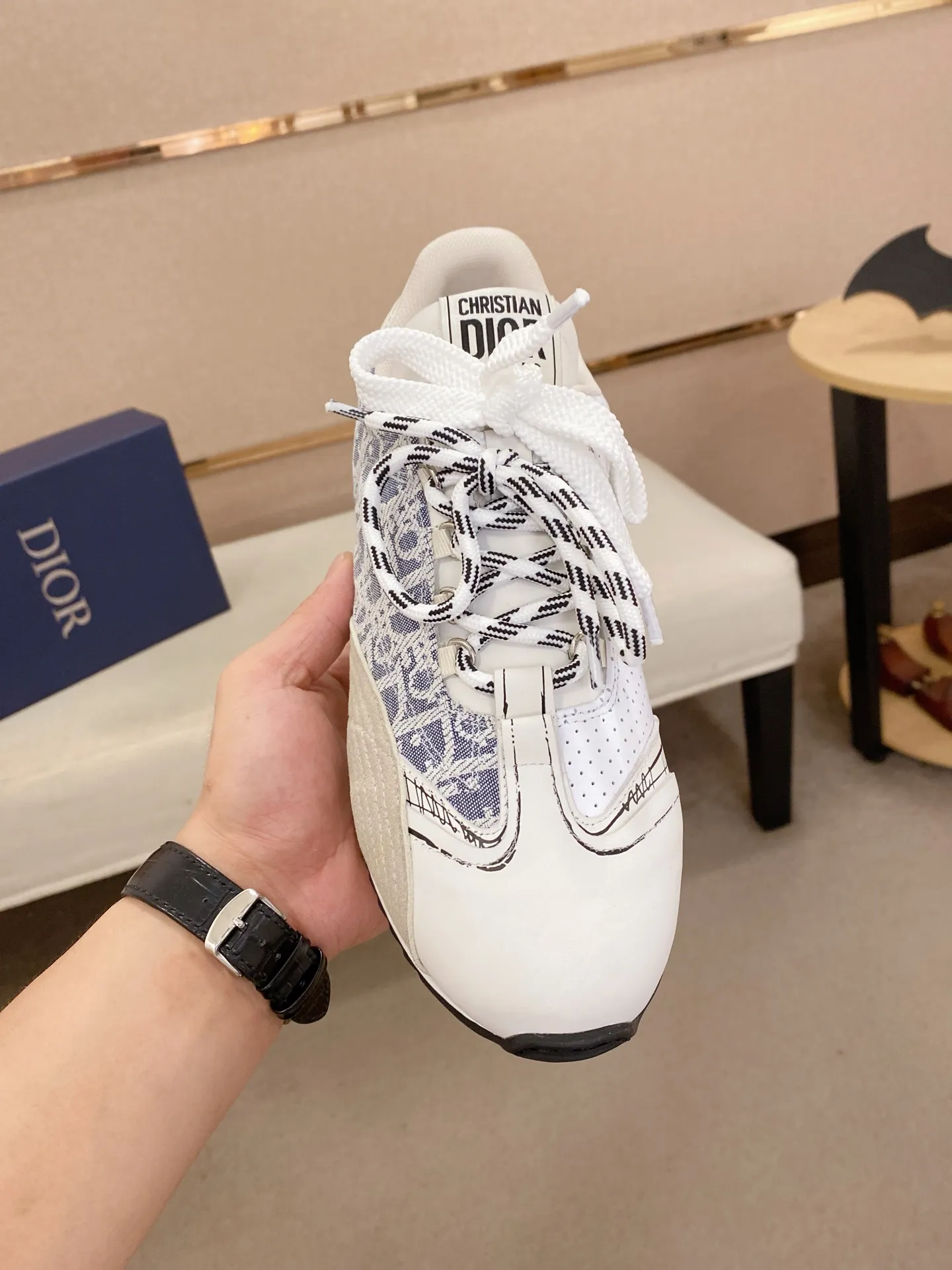 Men's shoes💰: 500💰Couple style💏 [Dior·Dior] New casual sports style men's shoes, new spring and summer design, perfect workmanship, lace-up lazy style to create wardrobe quality, upper: imported first-layer cowhide, mesh breathable lining soft and comfortable, ultra-light TPU wear-resistant outsole, simple, versatile fashion men's shoes, excellent color code number 35--44. (45,46 customized items are not returnable or exchangeable)